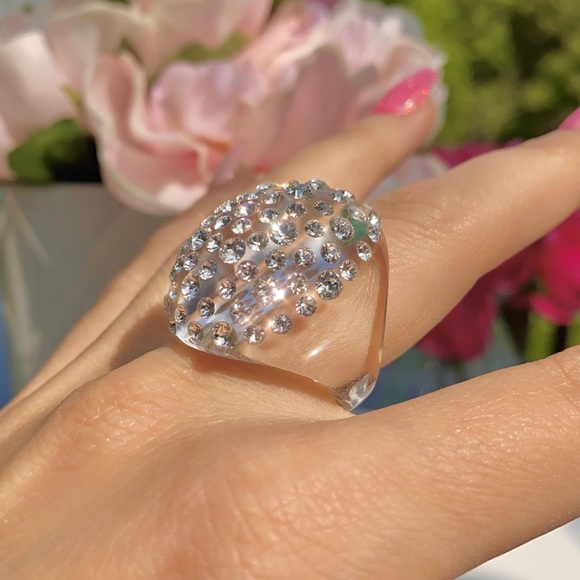 Crystal Statement Ring, Acrylic Ring, Oval shape, Clear, Transparent, large Ring - Picture 8 of 9